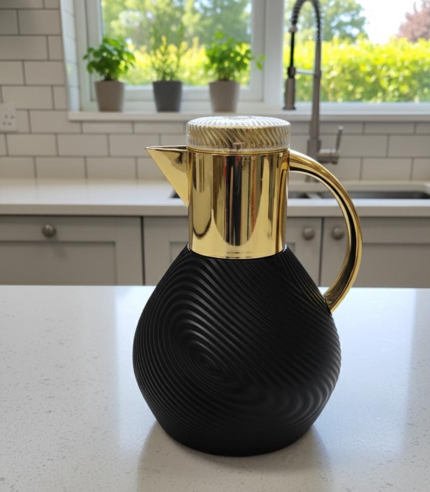 Ejshe 1 Liter Premium Vacuum Flask – Stylish Black Finish with Gold Detailing, Ideal for Daily Serving & Gifting - Al Kabayel Discount CentreEjshe 1 Liter Premium Vacuum Flask – Stylish Black Finish with Gold Detailing, Ideal for Daily Serving & GiftingThermosEJSHEAl Kabayel Discount Centre