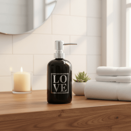 LOVE Ceramic & Plastic Liquid Soap Dispenser – 400m -Black / White - Al Kabayel Discount CentreLOVE Ceramic & Plastic Liquid Soap Dispenser – 400m -Black / WhiteHolders & DispensersAKDCAl Kabayel Discount Centre