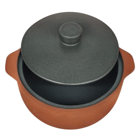Maria Terracotta Round Clay Medium Casserole With Lid Traditional - 17cmX6cm(Green&Clay) - Al Kabayel Discount CentreMaria Terracotta Round Clay Medium Casserole With Lid Traditional - 17cmX6cm(Green&Clay)CasserolesMARIAAl Kabayel Discount Centre