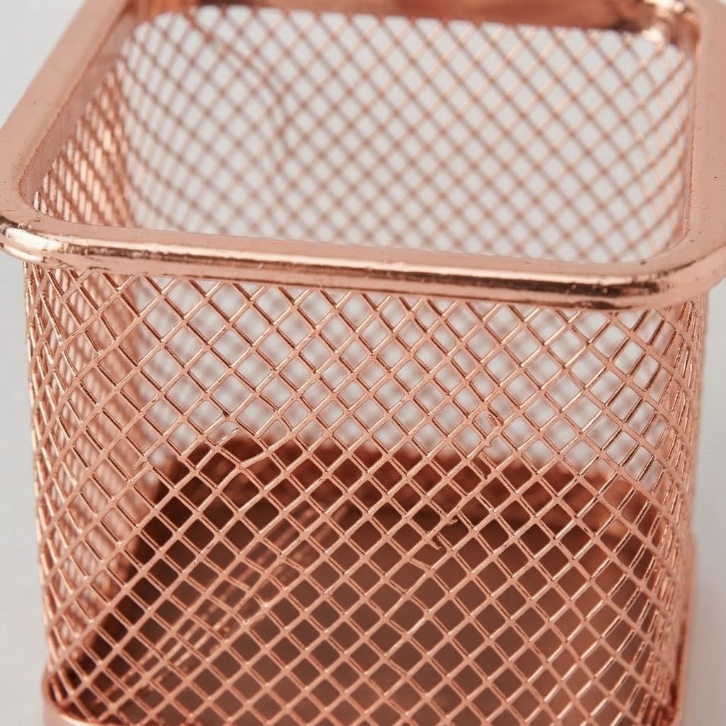 Metal Mesh Pen Holder - 10×8 cm - Rose Gold / Gold - Al Kabayel Discount CentreMetal Mesh Pen Holder - 10×8 cm - Rose Gold / GoldOrganizers & AccessoriesAKDCAl Kabayel Discount Centre