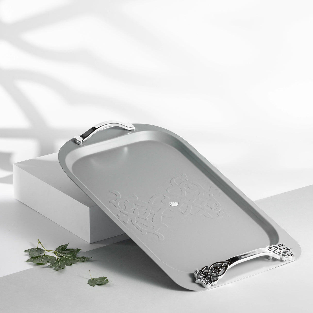 Otantic Naqsh Luxury Metal Serving Tray 52.7cm*32cm, Grey/Silver - HJ1409 - Al Kabayel Discount CentreOtantic Naqsh Luxury Metal Serving Tray 52.7cm*32cm, Grey/Silver - HJ1409Serving TraysOTANTIKAl Kabayel Discount Centre