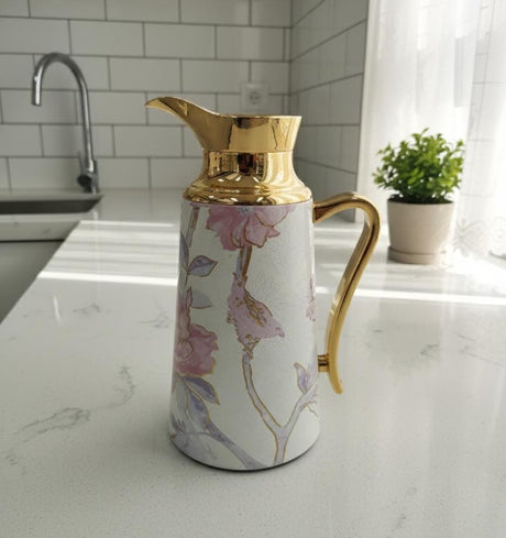 Otantik Deluxe 1 Litre Vacuum Flask in Beautiful Pink and Gold Color – Elegant Design Ideal for Home & Office Use - Al Kabayel Discount CentreOtantik Deluxe 1 Litre Vacuum Flask in Beautiful Pink and Gold Color – Elegant Design Ideal for Home & Office UseThermosOTANTIKAl Kabayel Discount Centre