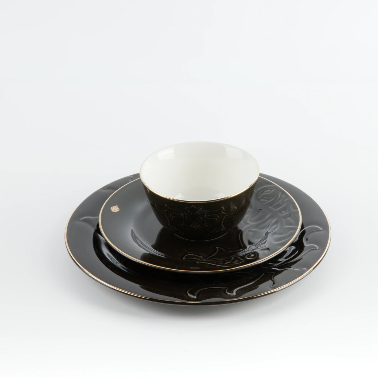 Otantik Naqsh 18pcs Porcelain Dinner Set Includes 10.5" Plate 6pcs+ 7.5" Plate 6pcs+4.75" Bowl 6pcs, Black/Gold - ET2994 - Al Kabayel Discount CentreOtantik Naqsh 18pcs Porcelain Dinner Set Includes 10.5" Plate 6pcs+ 7.5" Plate 6pcs+4.75" Bowl 6pcs, Black/Gold - ET2994Dinnerware SetsOTANTIKAl Kabayel Discount Centre