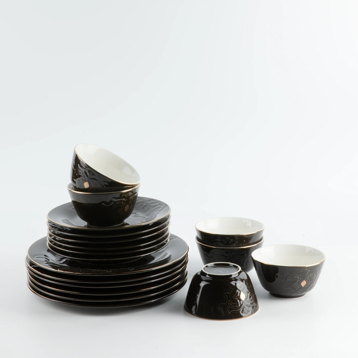 Otantik Naqsh 18pcs Porcelain Dinner Set Includes 10.5" Plate 6pcs+ 7.5" Plate 6pcs+4.75" Bowl 6pcs, Black/Gold - ET2994 - Al Kabayel Discount CentreOtantik Naqsh 18pcs Porcelain Dinner Set Includes 10.5" Plate 6pcs+ 7.5" Plate 6pcs+4.75" Bowl 6pcs, Black/Gold - ET2994Dinnerware SetsOTANTIKAl Kabayel Discount Centre
