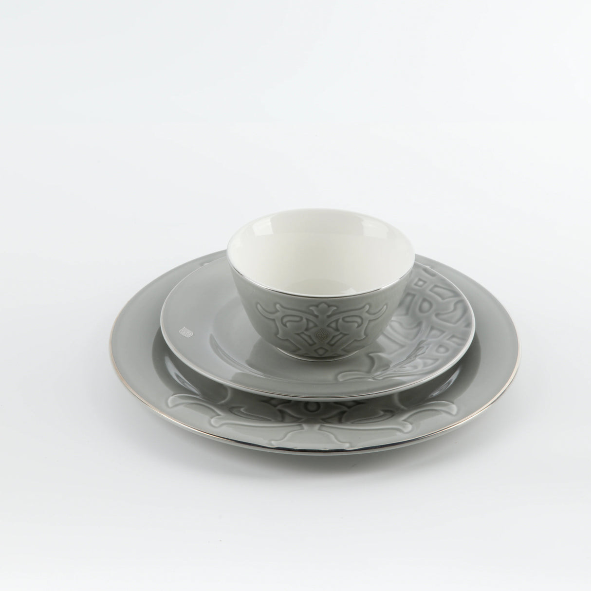 Otantik Naqsh 18pcs Porcelain Dinner Set Includes 10.5" Plate 6pcs+ 7.5" Plate 6pcs+4.75" Bowl 6pcs, Grey/Silver - ET2993 - Al Kabayel Discount CentreOtantik Naqsh 18pcs Porcelain Dinner Set Includes 10.5" Plate 6pcs+ 7.5" Plate 6pcs+4.75" Bowl 6pcs, Grey/Silver - ET2993Dinnerware SetsOTANTIKAl Kabayel Discount Centre