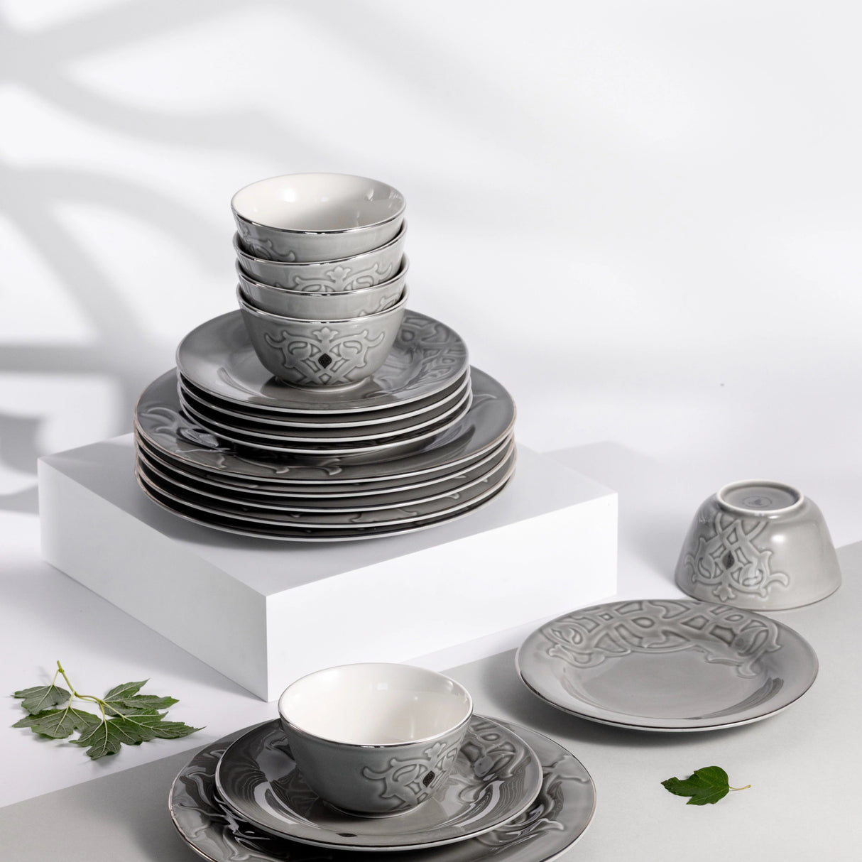 Otantik Naqsh 18pcs Porcelain Dinner Set Includes 10.5" Plate 6pcs+ 7.5" Plate 6pcs+4.75" Bowl 6pcs, Grey/Silver - ET2993 - Al Kabayel Discount CentreOtantik Naqsh 18pcs Porcelain Dinner Set Includes 10.5" Plate 6pcs+ 7.5" Plate 6pcs+4.75" Bowl 6pcs, Grey/Silver - ET2993Dinnerware SetsOTANTIKAl Kabayel Discount Centre