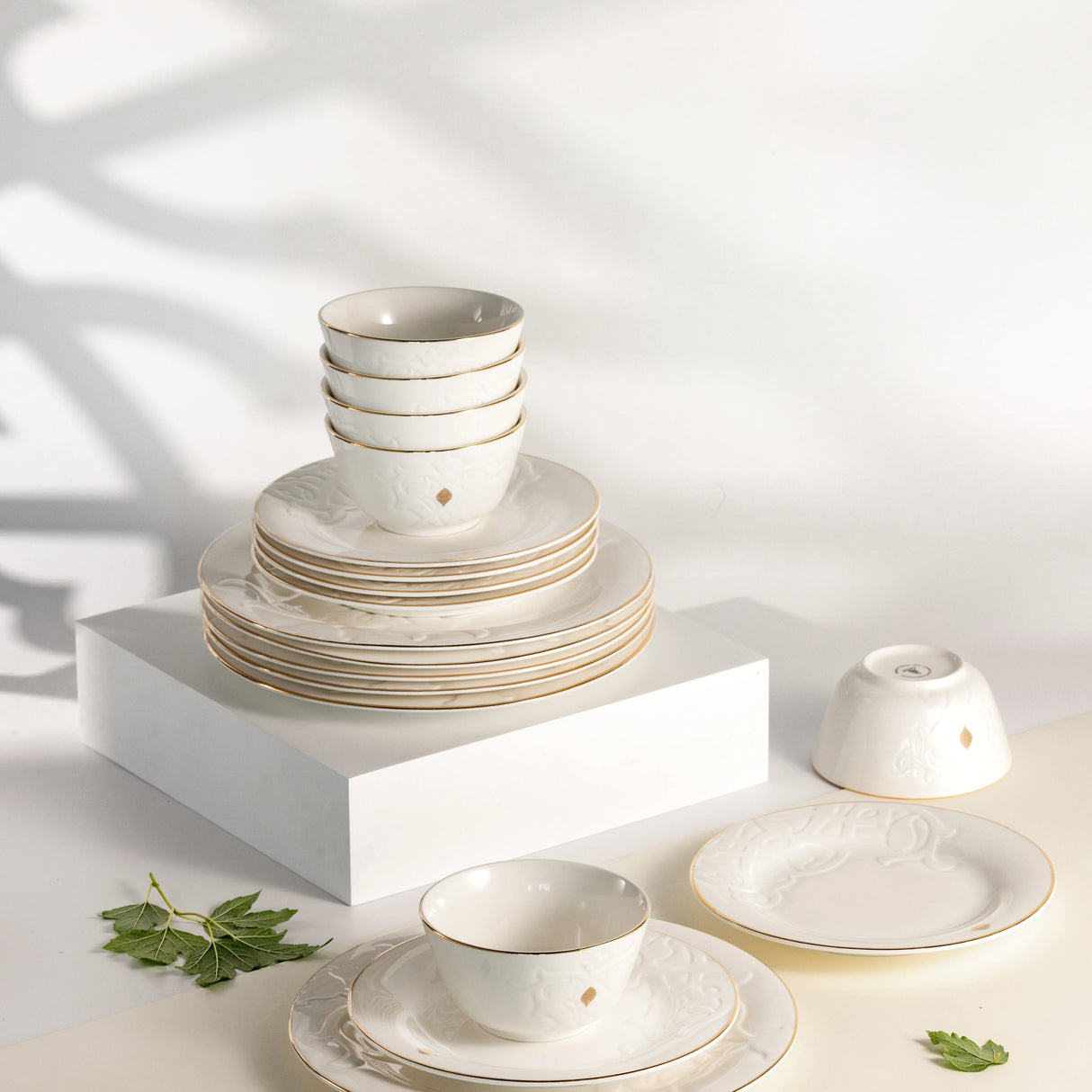 Otantik Naqsh 18pcs Porcelain Dinner Set Includes 10.5" Plate 6pcs+ 7.5" Plate 6pcs+4.75" Bowl 6pcs, White/Gold - ET2990 - Al Kabayel Discount CentreOtantik Naqsh 18pcs Porcelain Dinner Set Includes 10.5" Plate 6pcs+ 7.5" Plate 6pcs+4.75" Bowl 6pcs, White/Gold - ET2990Dinnerware SetsOTANTIKAl Kabayel Discount Centre