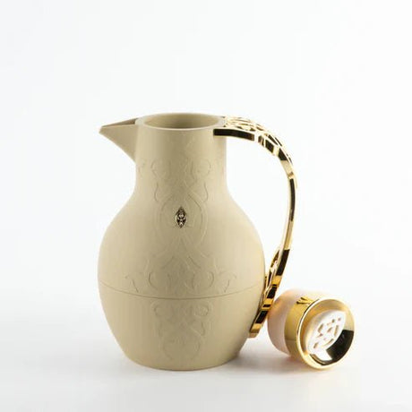Otantik Naqsh One Vacuum Flask 1 Liter for Tea and Coffee – Ivory & Gold - Al Kabayel Discount CentreOtantik Naqsh One Vacuum Flask 1 Liter for Tea and Coffee – Ivory & GoldThermosOTANTIKAl Kabayel Discount Centre