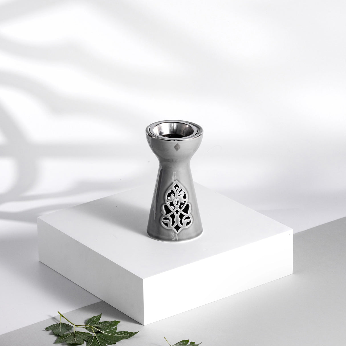 Otantik Naqsh Porcelain Incence Burner 9cm*17.5cm, Grey/Silver - ET2983 - Al Kabayel Discount CentreOtantik Naqsh Porcelain Incence Burner 9cm*17.5cm, Grey/Silver - ET2983Home Décor AccentsOTANTIKAl Kabayel Discount Centre