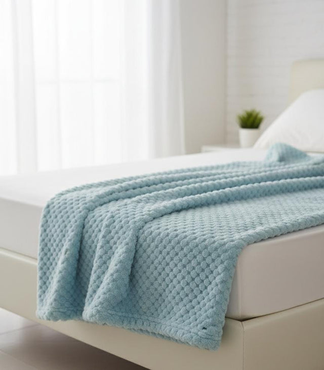 Pampon Light Blue Faux Fur Blanket 150x200cm, Warm and Elegant - Al Kabayel Discount CentrePampon Light Blue Faux Fur Blanket 150x200cm, Warm and ElegantBeddingPAMPONAl Kabayel Discount Centre