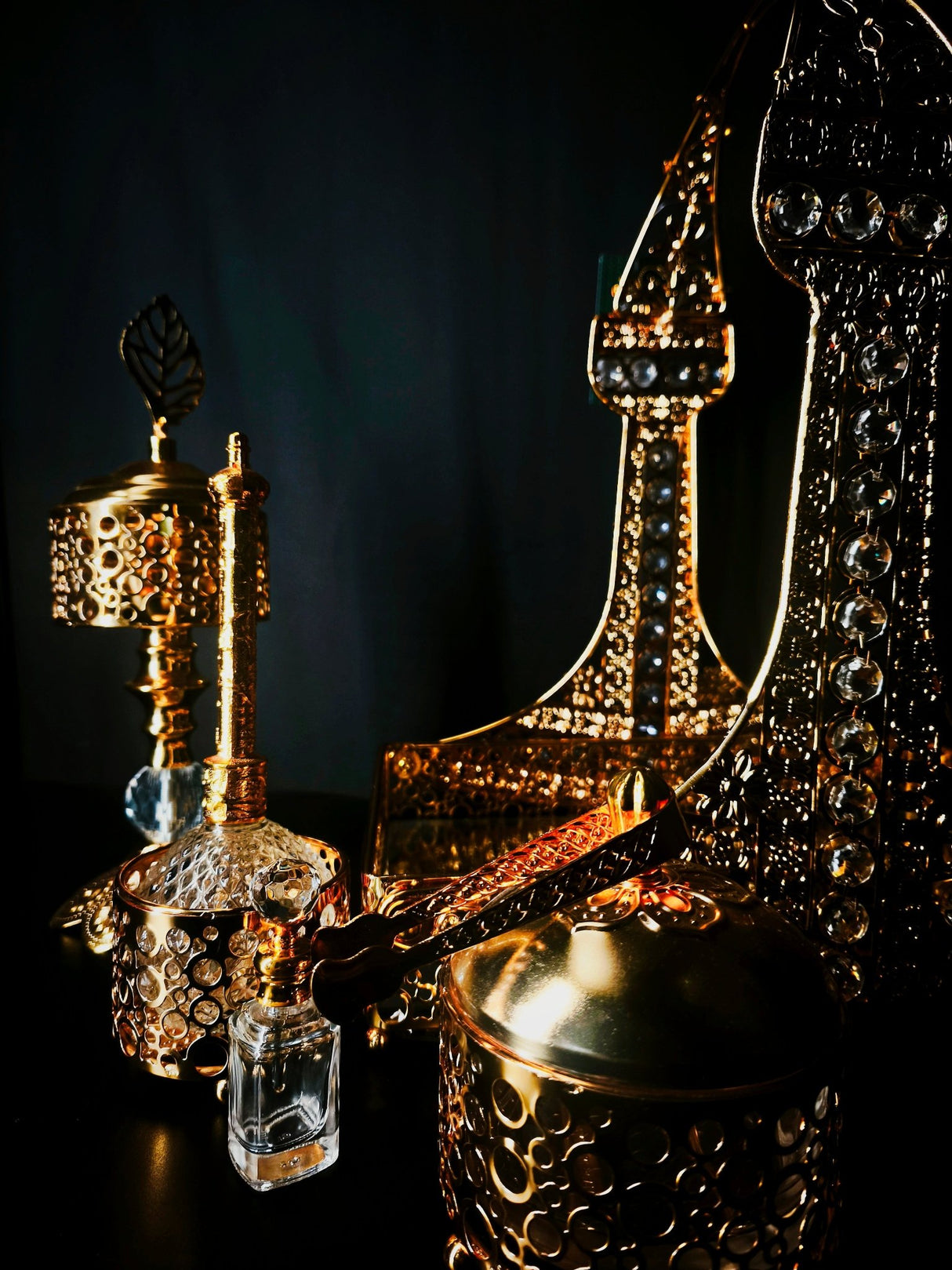 Perfume And Bakhoor Set Golden With Stand - Al Kabayel Discount CentrePerfume And Bakhoor Set Golden With StandHome DÃ©cor AccentsAKDCAl Kabayel Discount Centre
