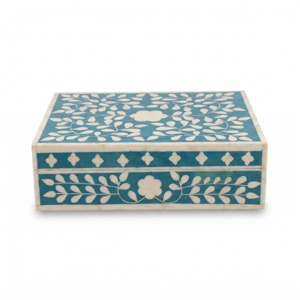 Plastic Coated Cardboard Jewellery Box - 26×20cm - Red / Blue - Al Kabayel Discount CentrePlastic Coated Cardboard Jewellery Box - 26×20cm - Red / BlueOrganizers & AccessoriesAKDCAl Kabayel Discount Centre