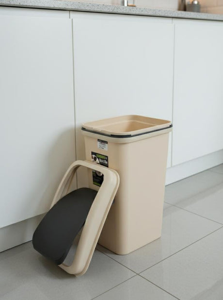 ROYALFORD 10 Litre Swing Lid Dustbin – Compact Plastic Waste Bin 27x17.7x41 cm, Brown Color for Home Use - Al Kabayel Discount CentreROYALFORD 10 Litre Swing Lid Dustbin – Compact Plastic Waste Bin 27x17.7x41 cm, Brown Color for Home UseTrash CanROYALFORDAl Kabayel Discount Centre
