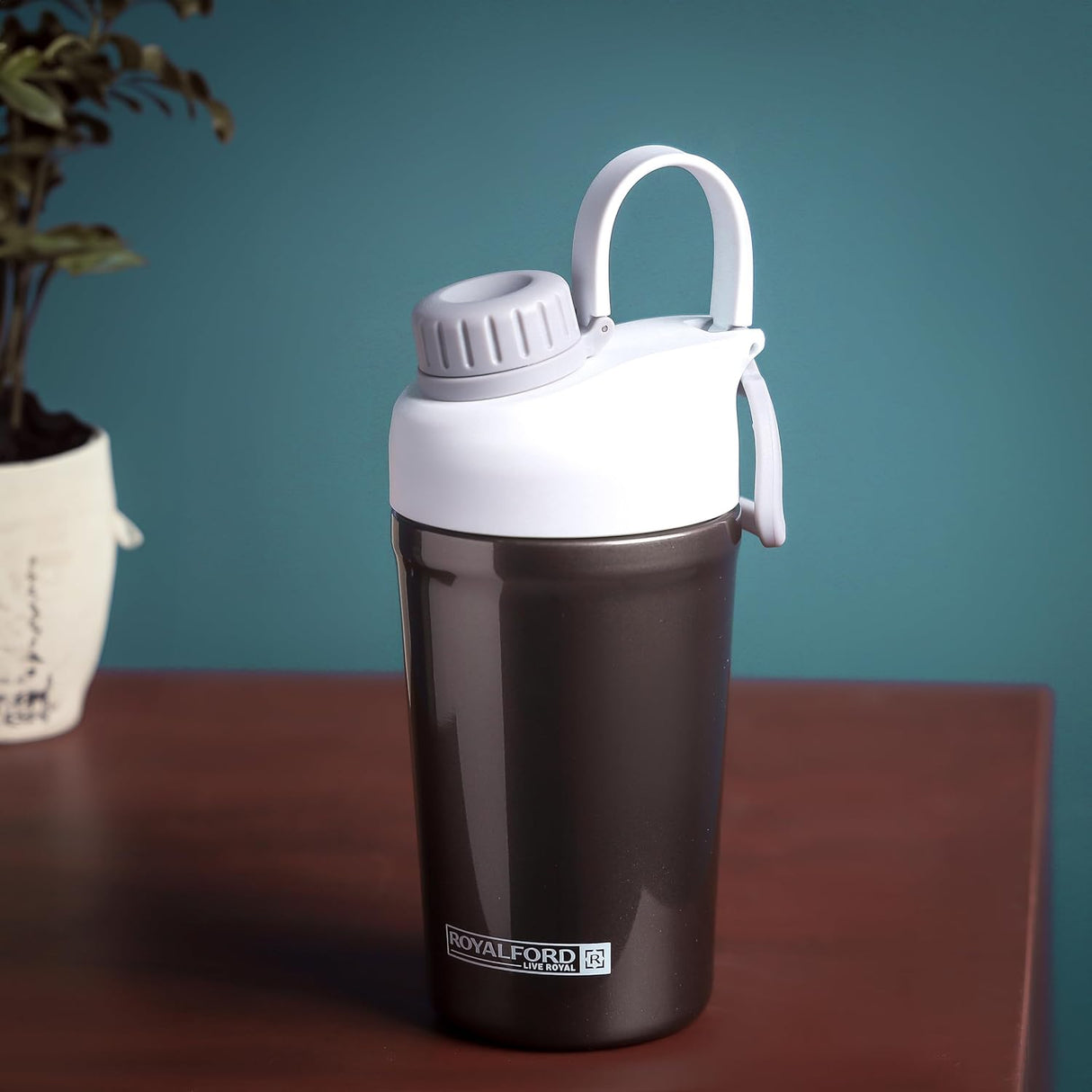 Royalford 590ML Protein Shaker Bottle RF12184 Proteins Drinks, with Stainless Steel Blending Ball for Lump - Free Smooth Shakes Leak - Proof - Al Kabayel Discount CentreRoyalford 590ML Protein Shaker Bottle RF12184 Proteins Drinks, with Stainless Steel Blending Ball for Lump - Free Smooth Shakes Leak - ProofWater BottlesROYALFORDAl Kabayel Discount Centre
