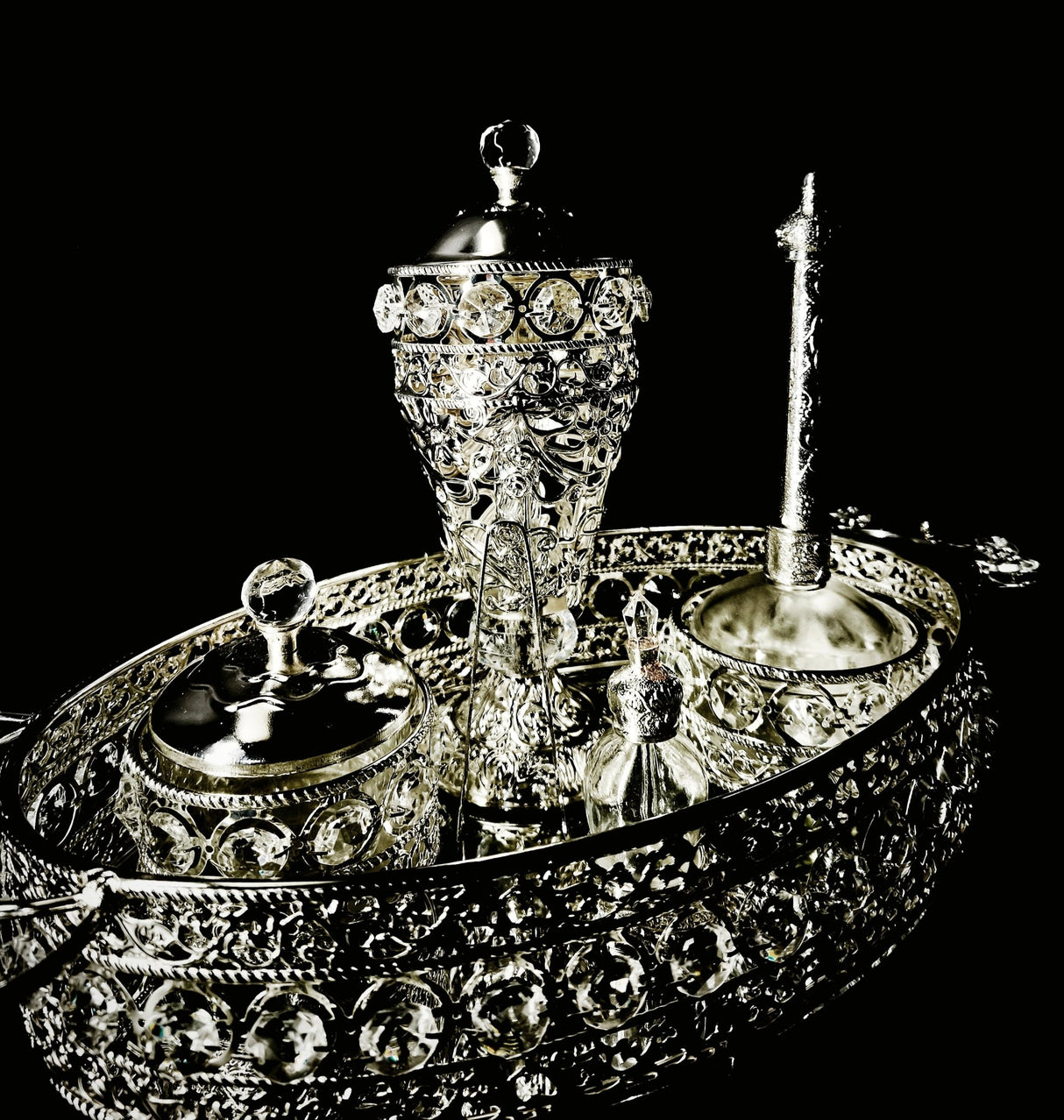 Steel Incense Burner Set With Oval Stand Silver - Al Kabayel Discount CentreSteel Incense Burner Set With Oval Stand SilverHome Décor AccentsAKDCAl Kabayel Discount Centre