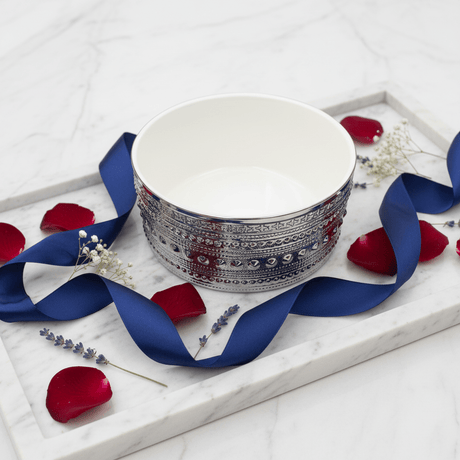 Verucci Elegant White Ceramic Dates Bowl with Silver Metal Stand & Lid – 8.5 Inch - Al Kabayel Discount CentreVerucci Elegant White Ceramic Dates Bowl with Silver Metal Stand & Lid – 8.5 InchJars & Food SaversVERUCCIAl Kabayel Discount Centre